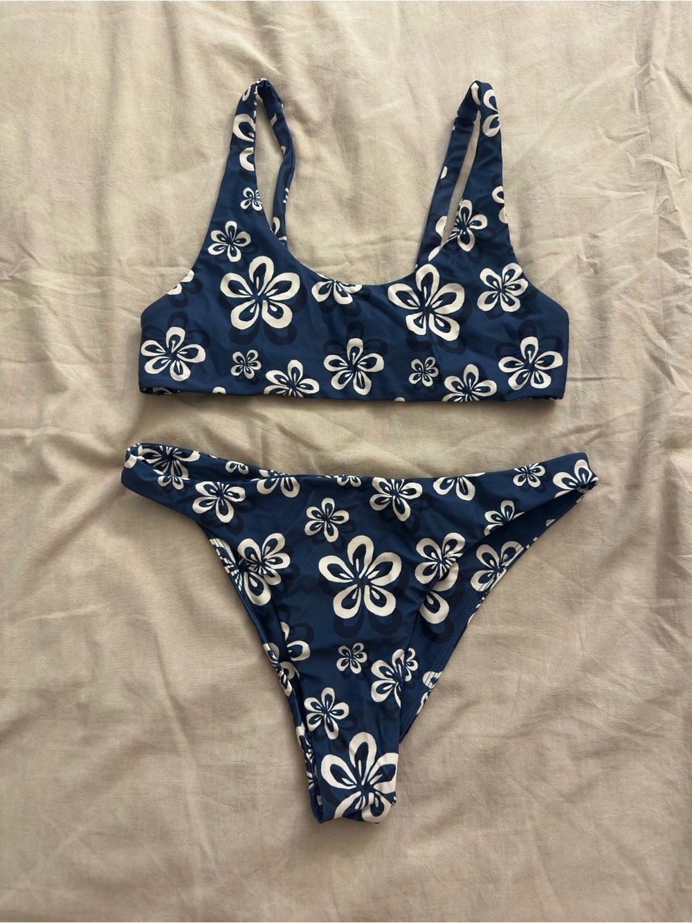 Benoa Maramatea Set (LARGE North Top and XLARGE Celma Bottoms)